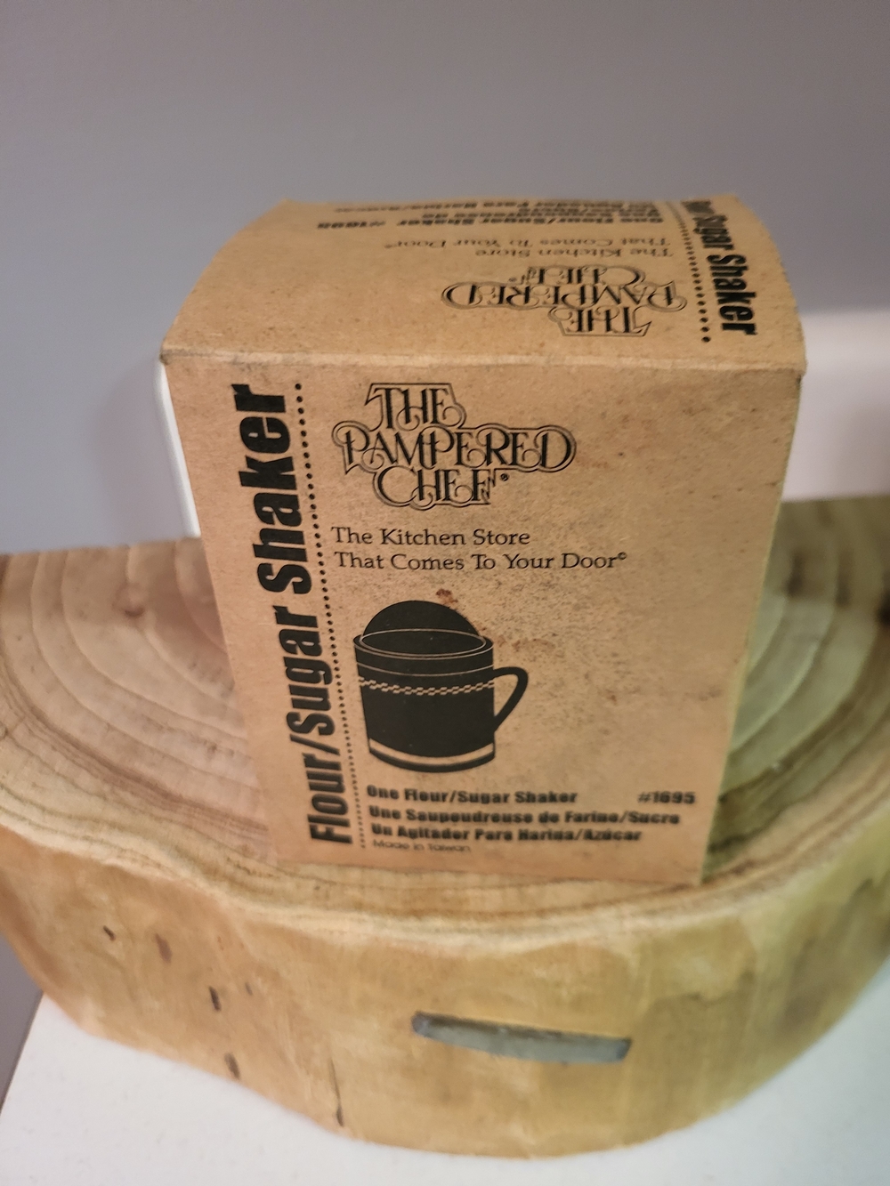 The Pampered Chef Flour/Sugar Shaker - Brown